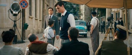 Ближе к Луне (2014)