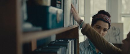 Бегущая от реальности (2016)